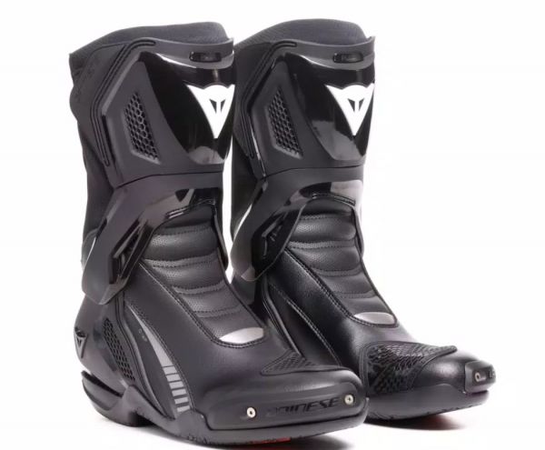 Dainese Nexus 3 In & Out D-WP Sportstiefel Schwarz / Schwarz
